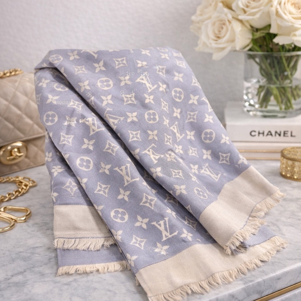 Louis Vuitton Blue and White Scarf